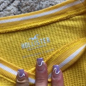 YELLOW HOLLISTER SWEATER💙